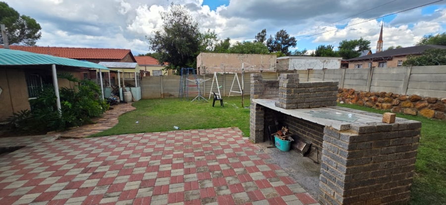 5 Bedroom Property for Sale in Elandia North West